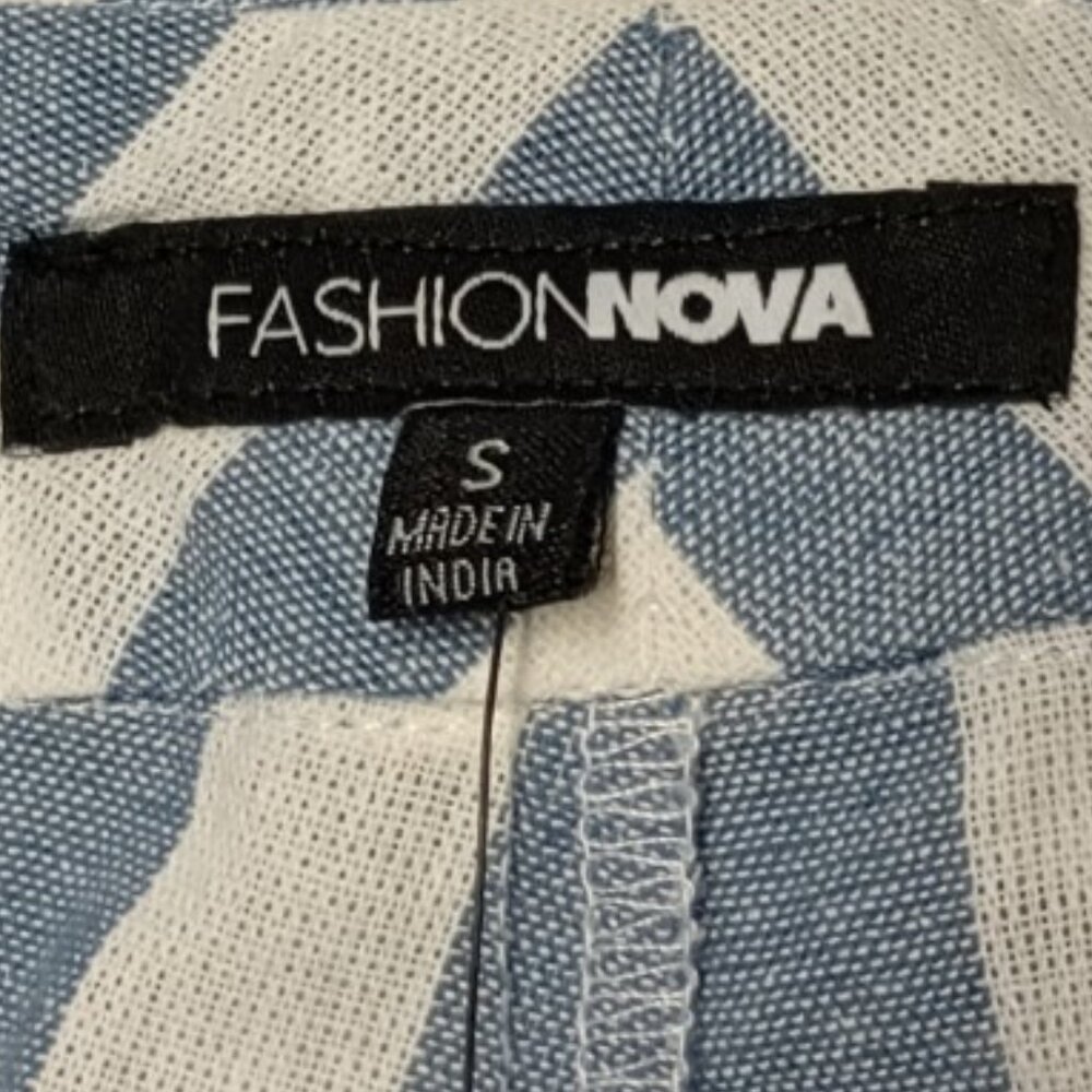 Fashion Nova Bring Striped Belted Shorts Blue/White Size Small NWT - Picture 3 of 8